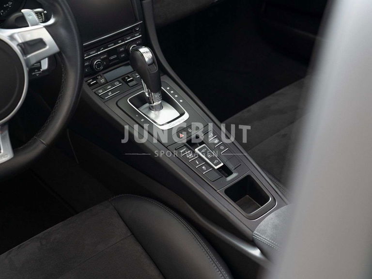 Porsche 991 Carrera 4 GTS