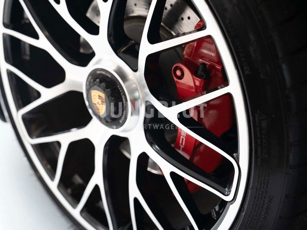 Porsche 991 Carrera 4 GTS