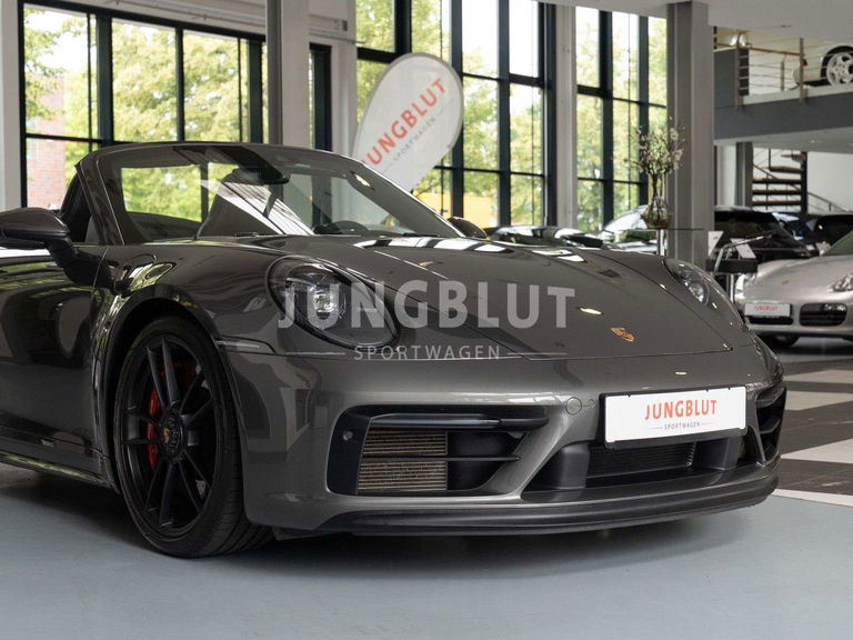 Porsche 992 Carrera GTS