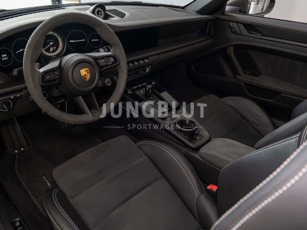 Porsche 992 Carrera GTS
