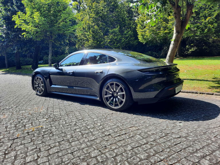 Porsche Taycan 4S