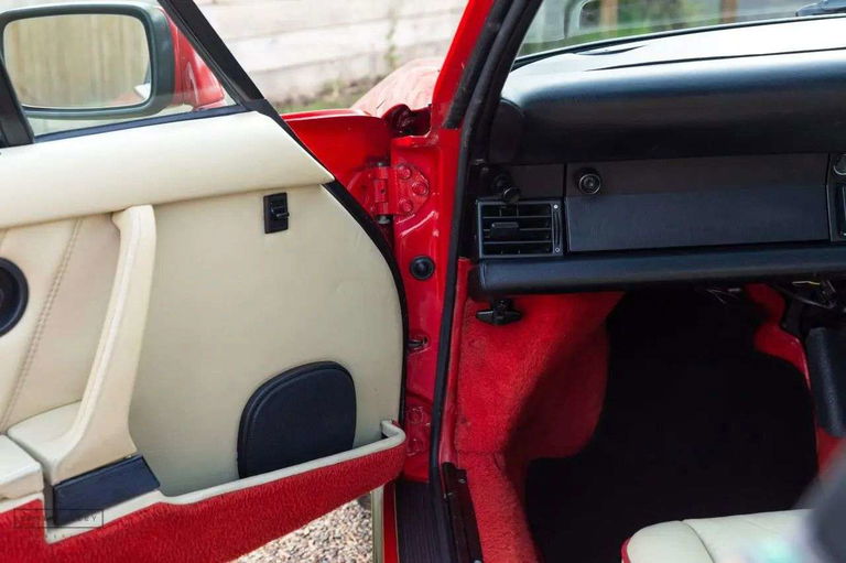 Porsche 911 Carrera 3.2 Supersport