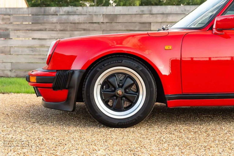 Porsche 911 Carrera 3.2 Supersport