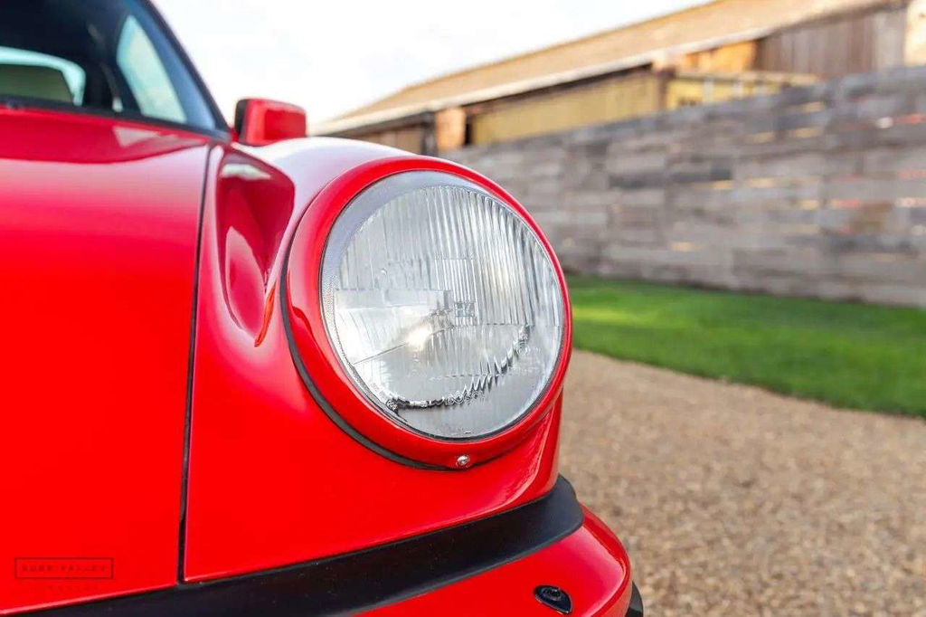 Porsche 911 Carrera 3.2 Supersport