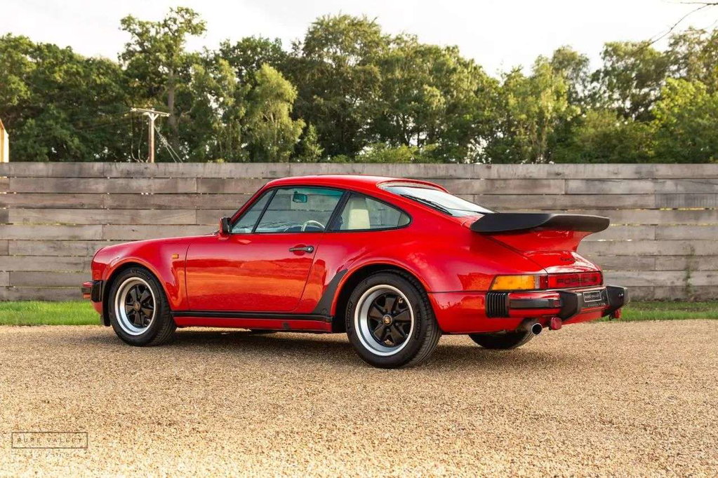 Porsche 911 Carrera 3.2 Supersport