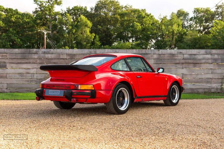 Porsche 911 Carrera 3.2 Supersport