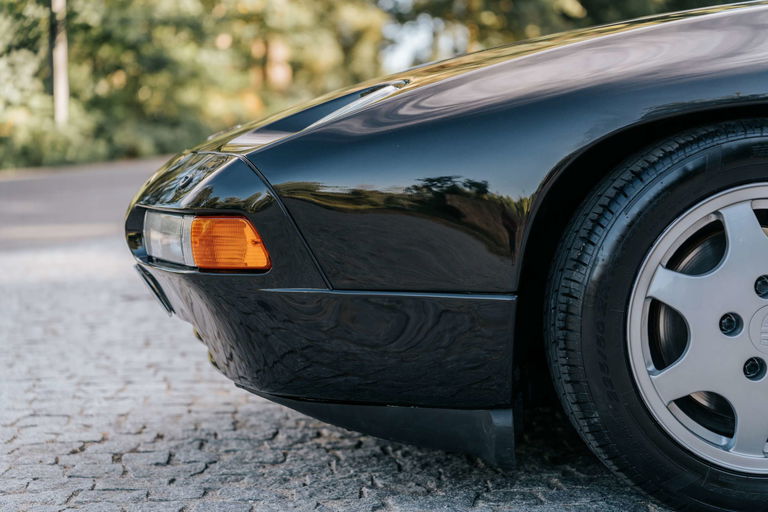 Porsche 928 GT
