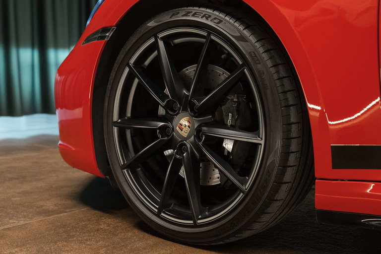 Porsche 992 Carrera 4S