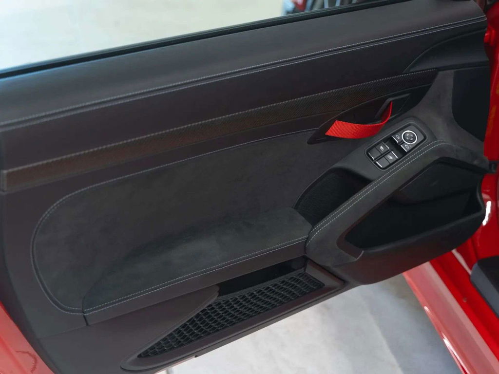 Porsche 718 Cayman GT4 RS