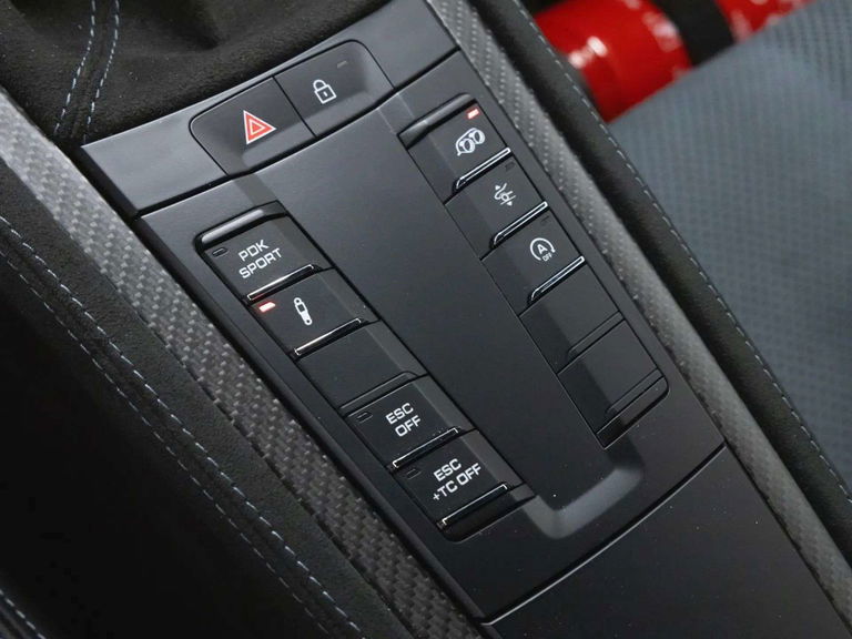 Porsche 718 Cayman GT4 RS