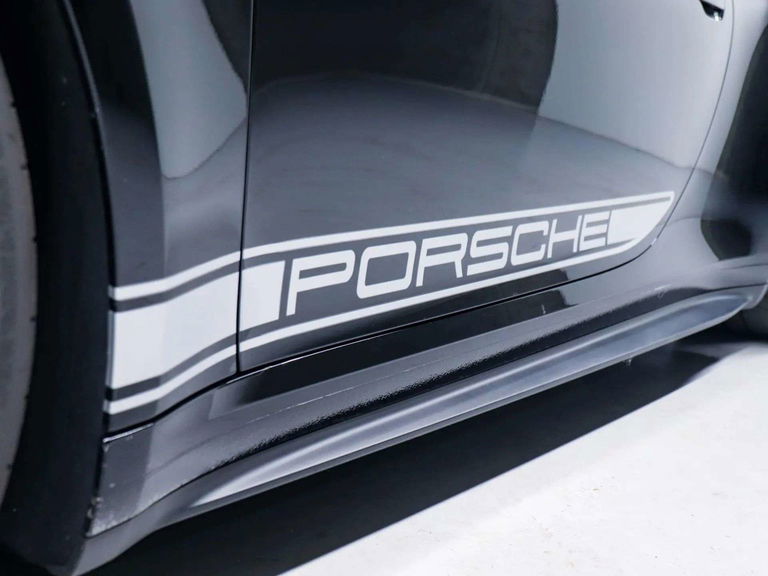 Porsche 992 GT3 Touring