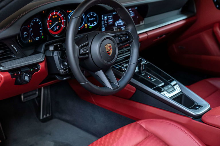 Porsche 992 Carrera 4S