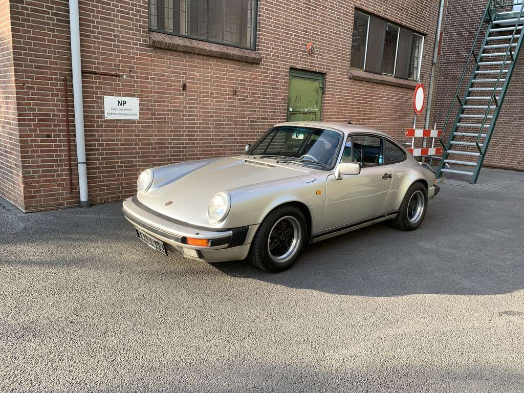 Porsche 911 Carrera 3.2