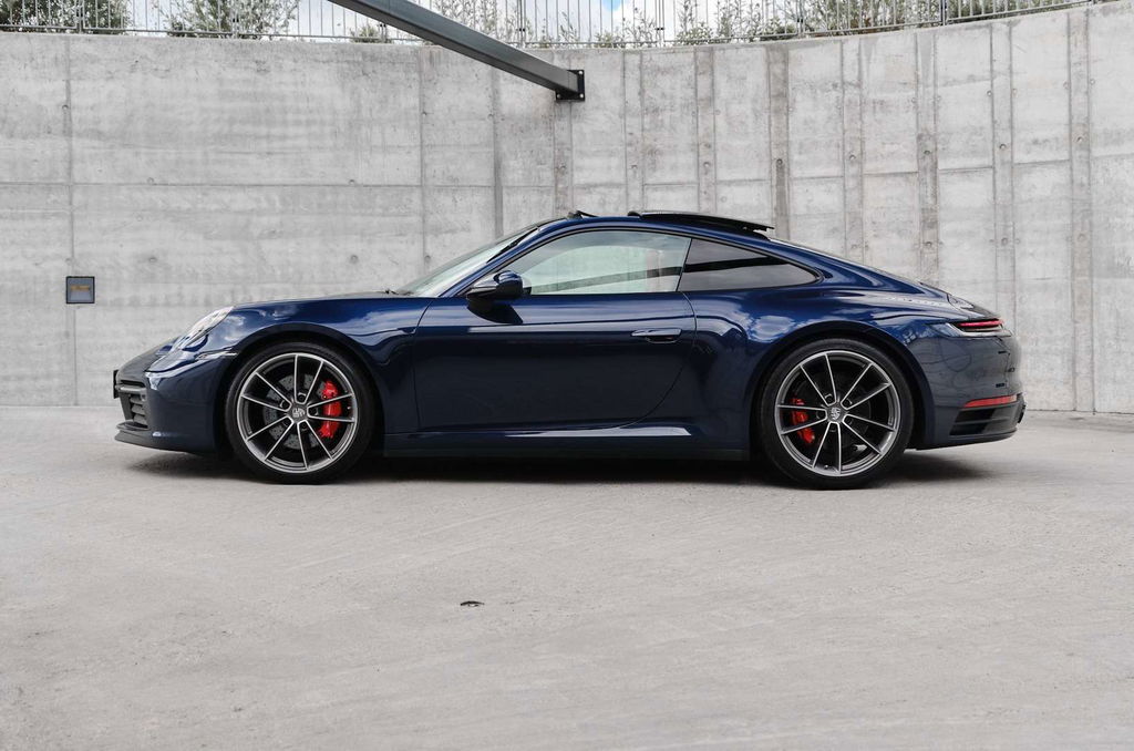Porsche 992 Carrera 4S