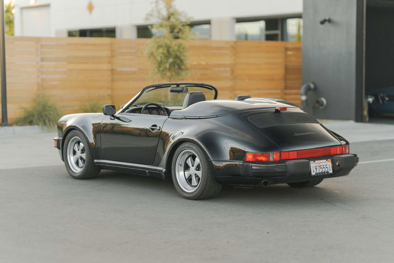 Porsche 911 Carrera 3.2 Speedster (US)