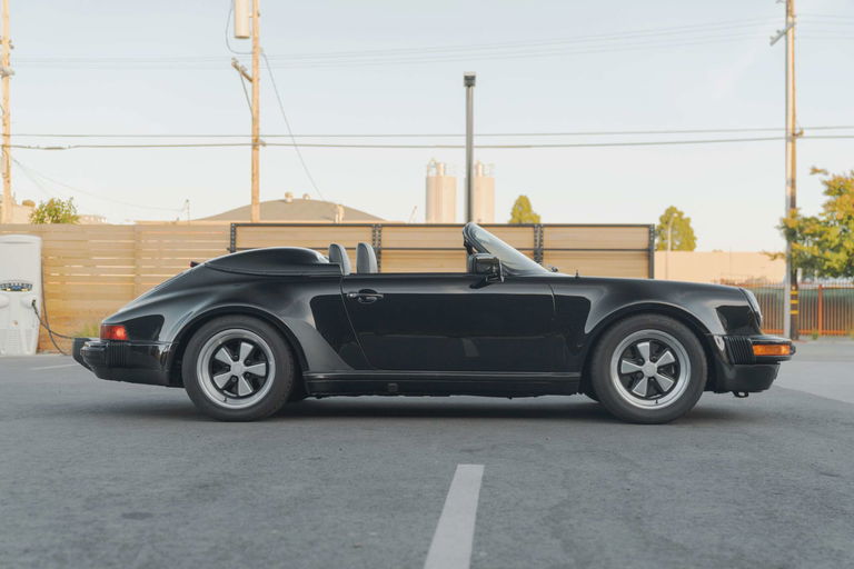 Porsche 911 Carrera 3.2 Speedster (US)