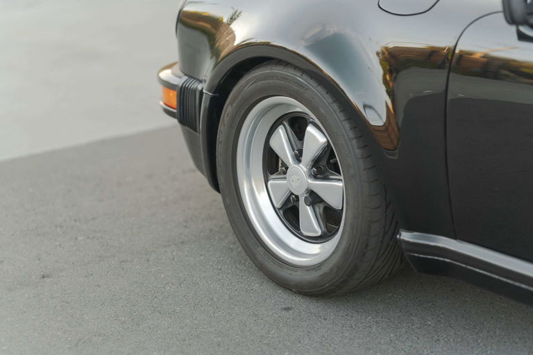 Porsche 911 Carrera 3.2 Speedster (US)