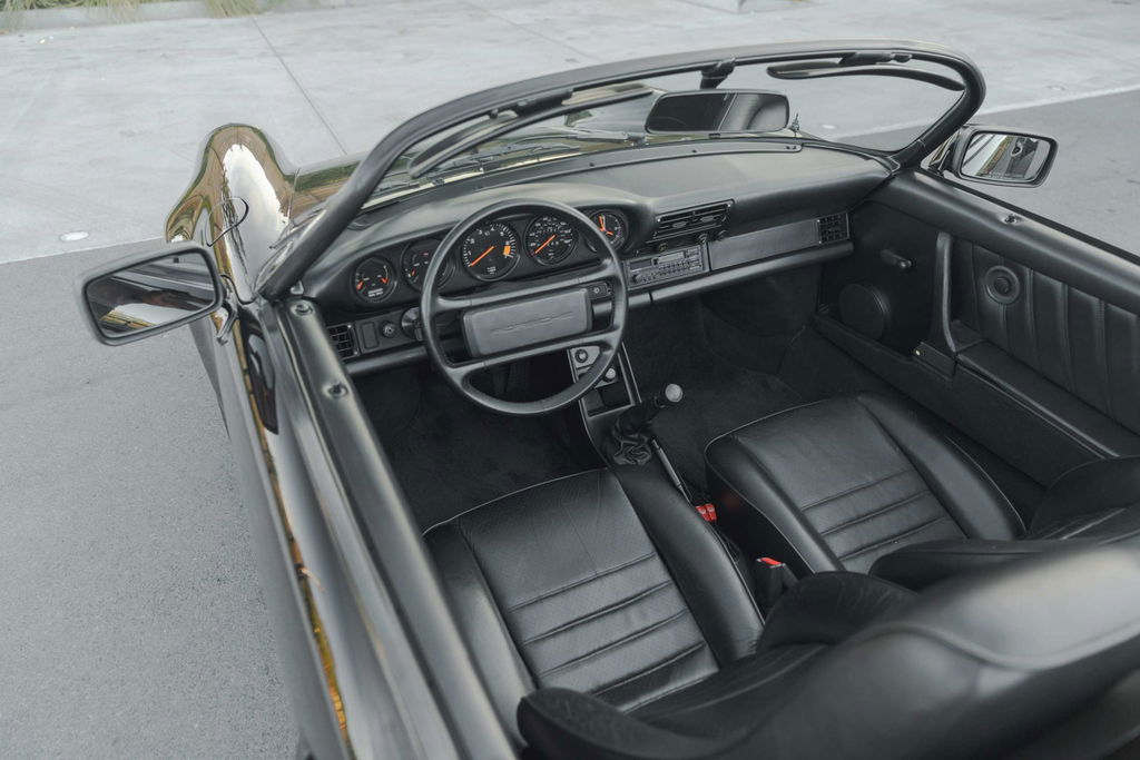 Porsche 911 Carrera 3.2 Speedster (US)