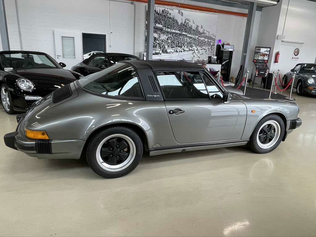 Porsche 911 Carrera 3.2