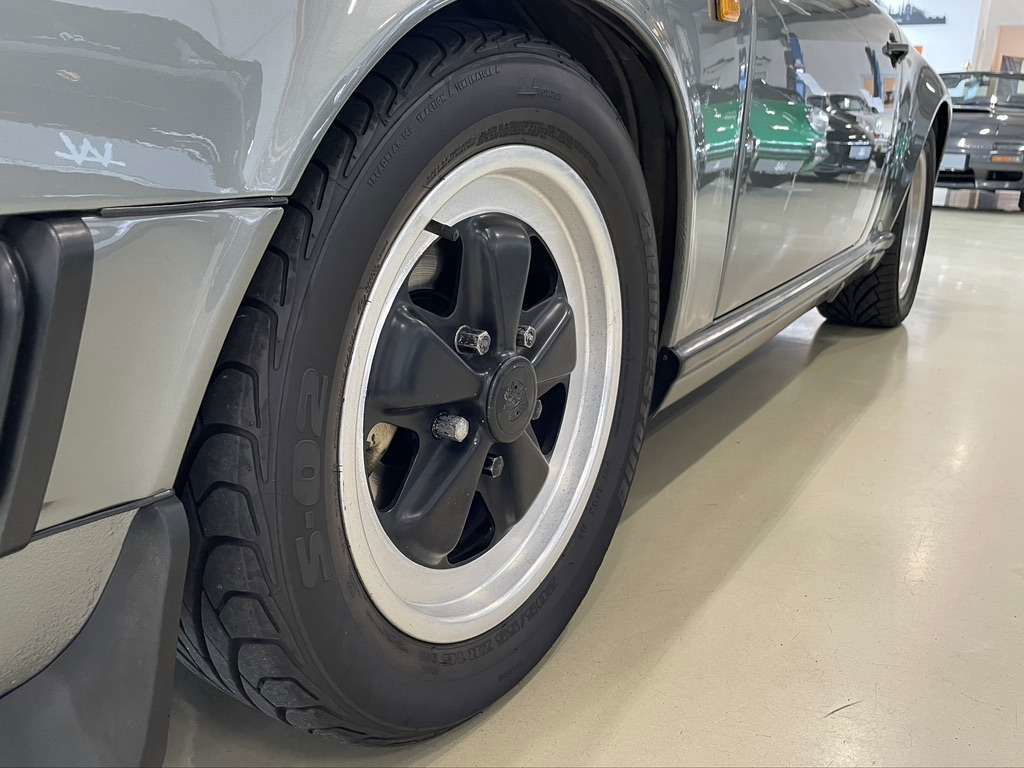 Porsche 911 Carrera 3.2