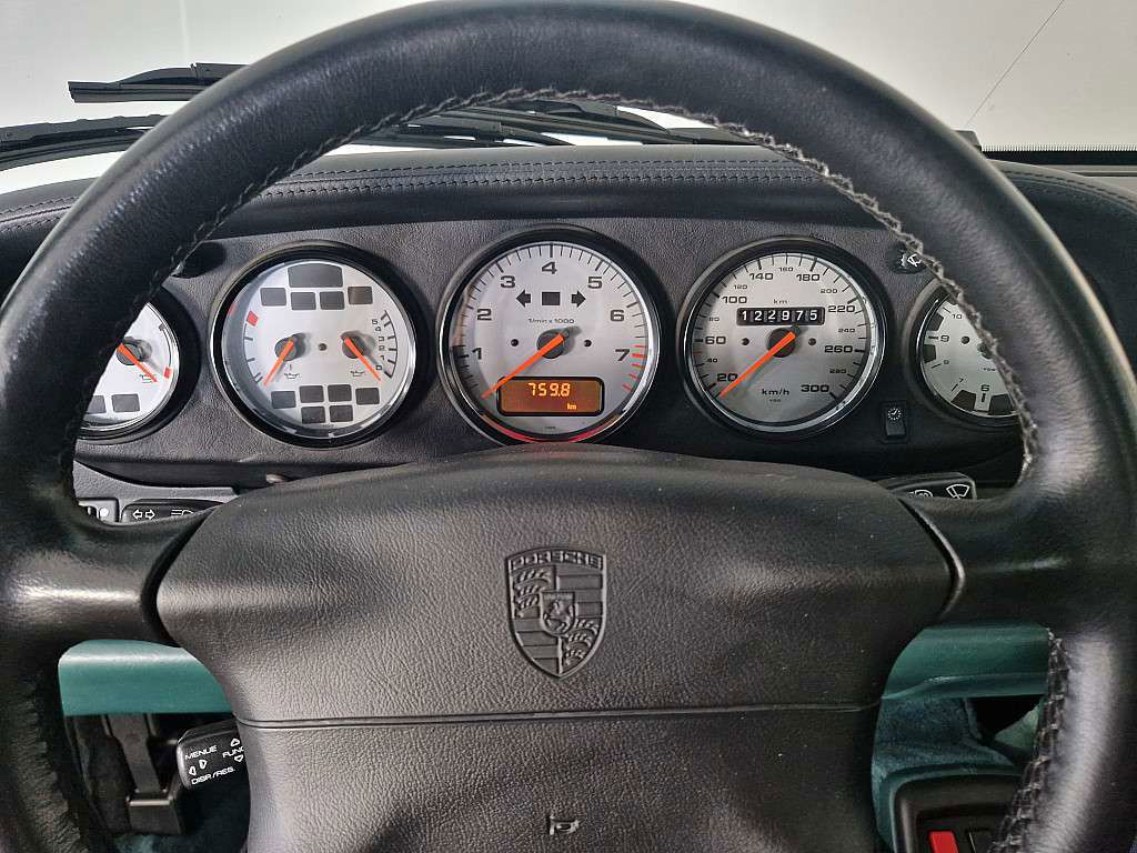 Porsche 993 Carrera 4S