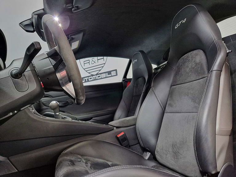 Porsche 981 Cayman GT4