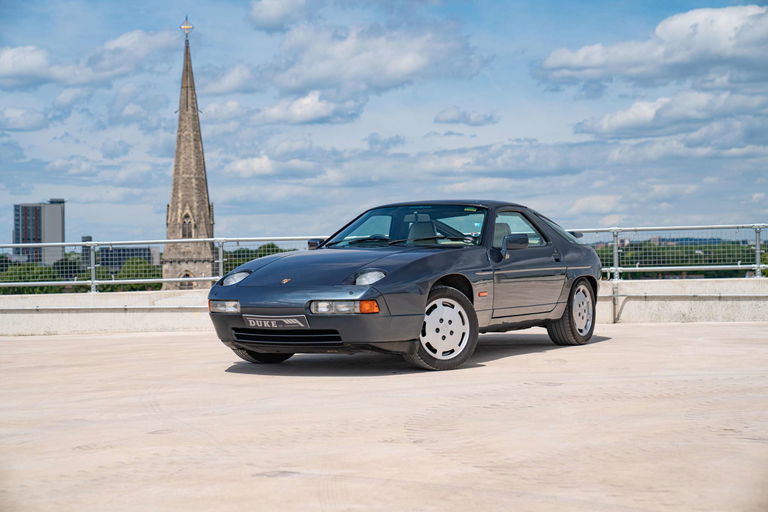 Porsche 928 S4