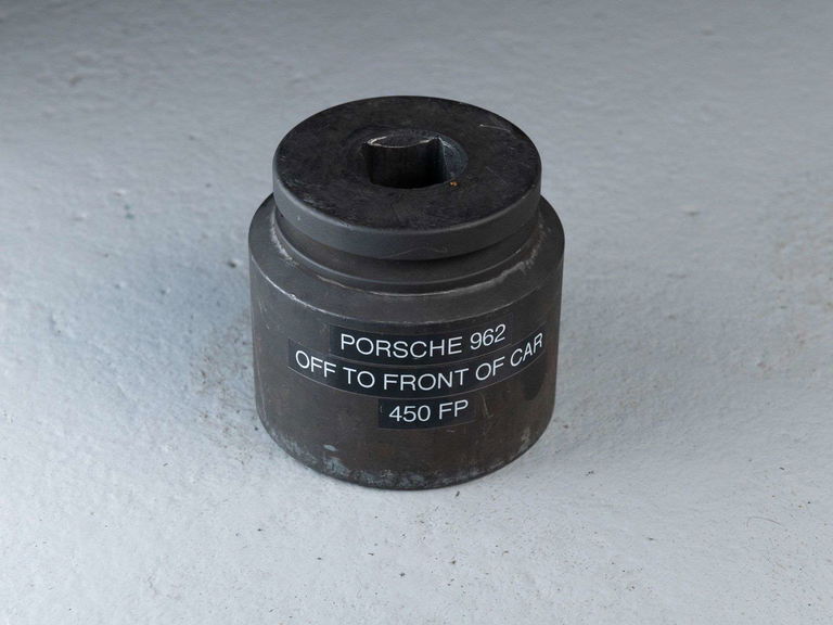Porsche 962