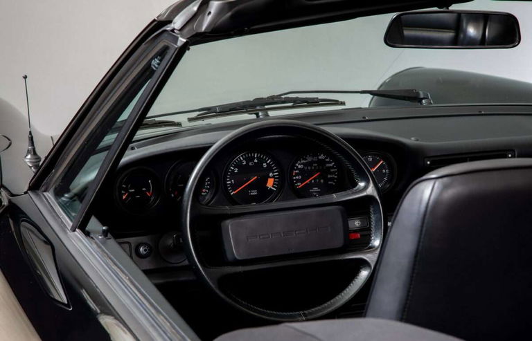 Porsche 911 Carrera 3.2