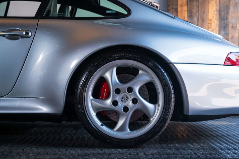 Porsche 993 Carrera 4S