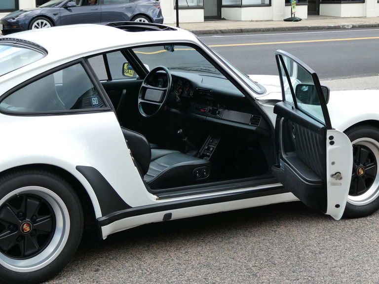 Porsche 911 Turbo 3.3