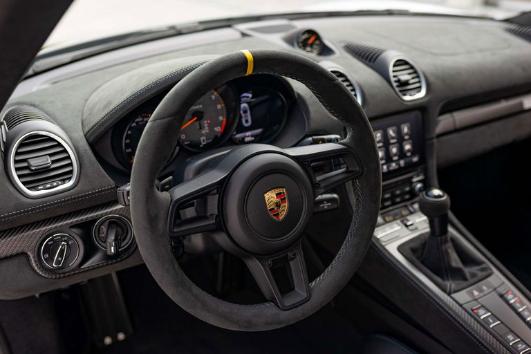 Porsche 718 Cayman GT4 RS