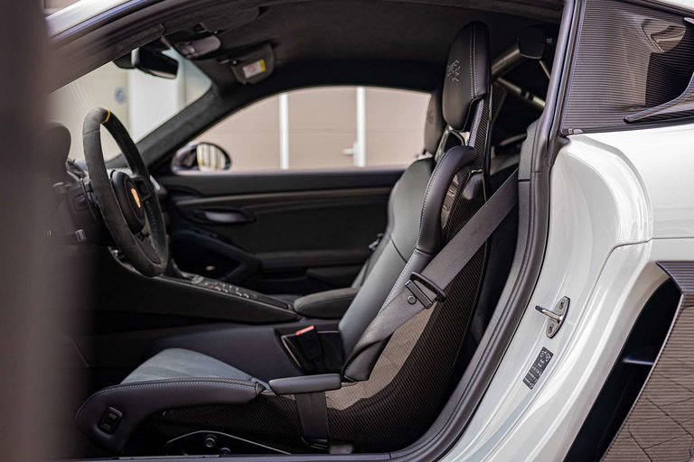 Porsche 718 Cayman GT4 RS