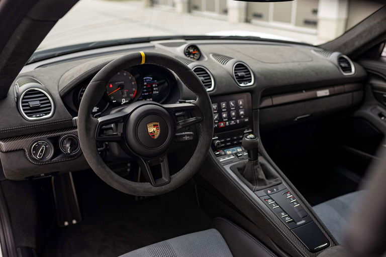 Porsche 718 Cayman GT4 RS