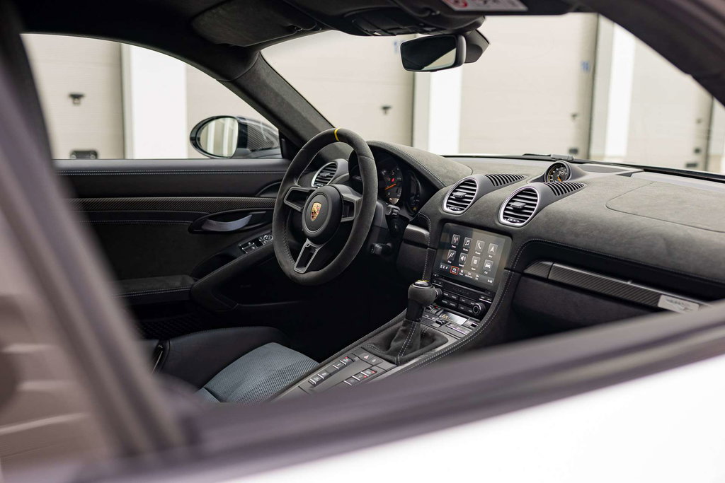 Porsche 718 Cayman GT4 RS