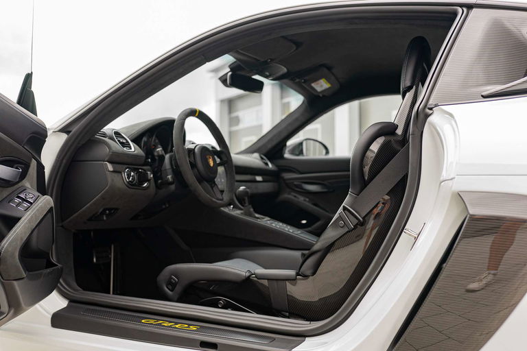 Porsche 718 Cayman GT4 RS