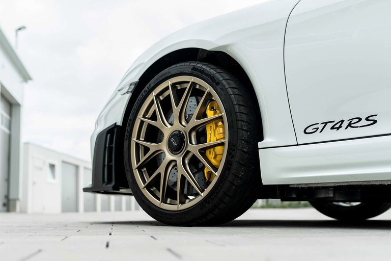 Porsche 718 Cayman GT4 RS