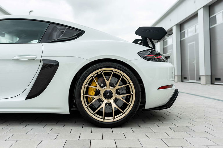 Porsche 718 Cayman GT4 RS