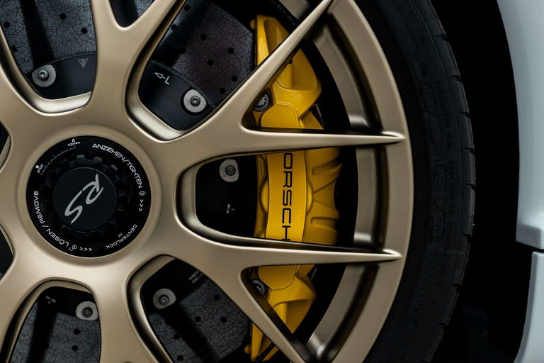 Porsche 718 Cayman GT4 RS