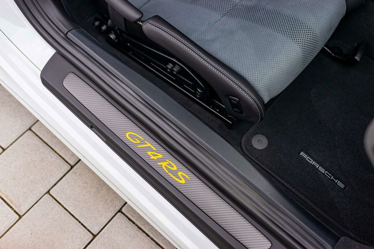 Porsche 718 Cayman GT4 RS