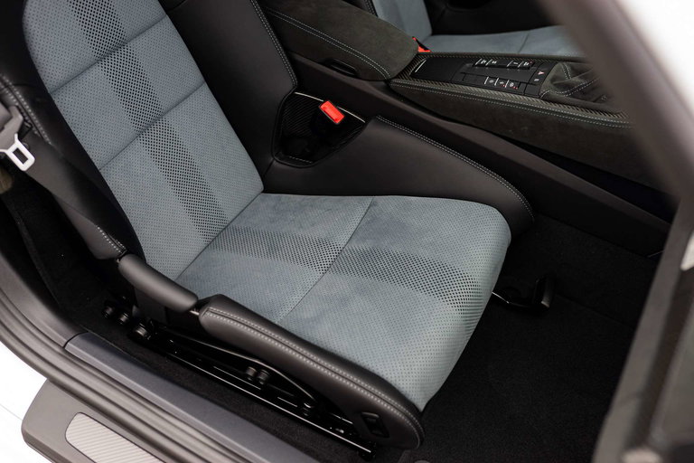 Porsche 718 Cayman GT4 RS