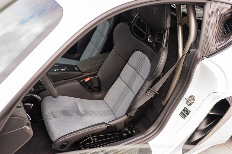 Porsche 718 Cayman GT4 RS