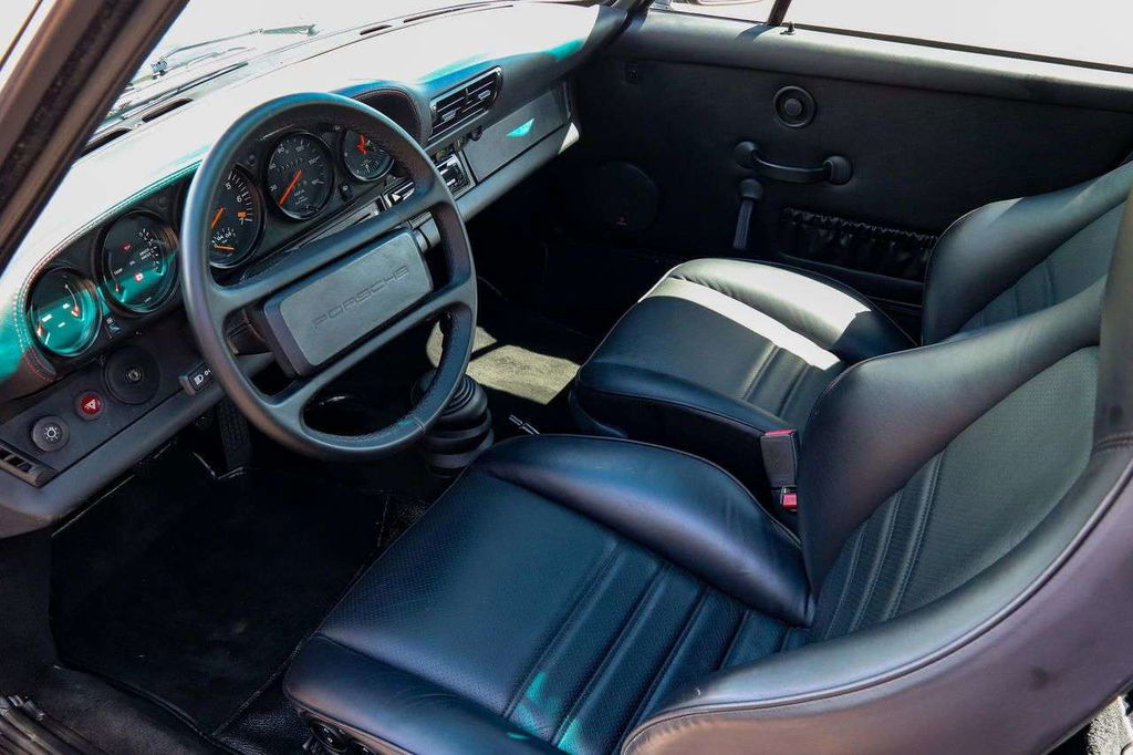 Porsche 911 Turbo 3.3