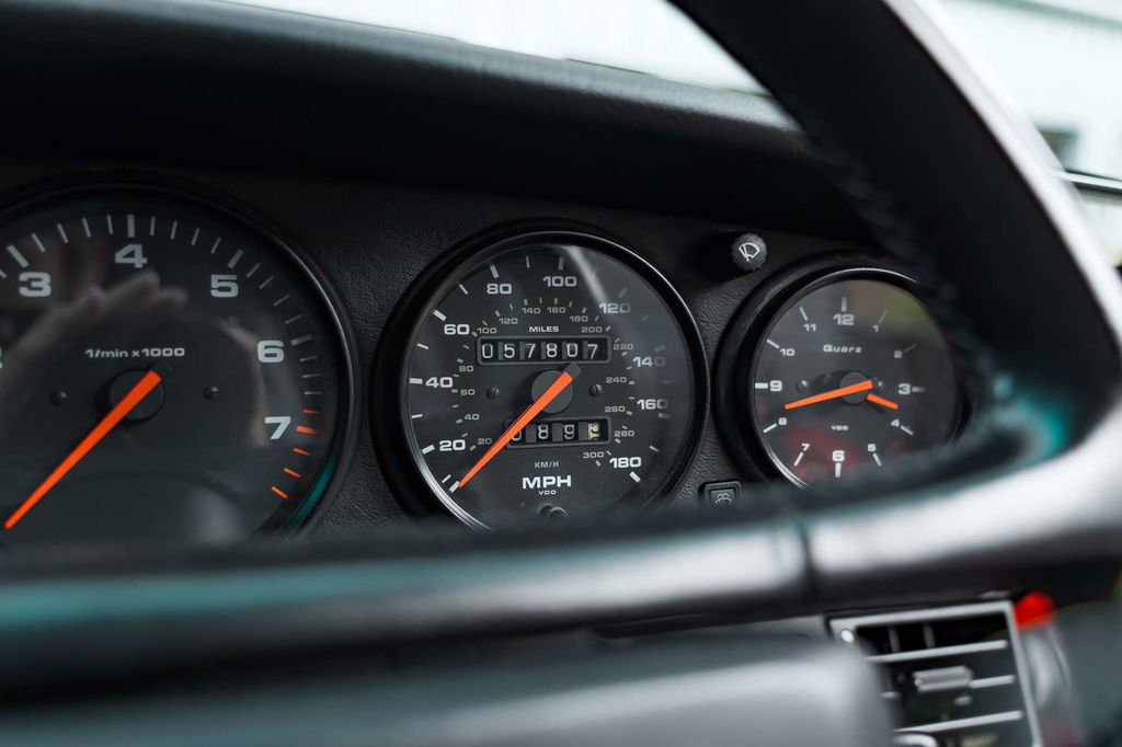 Porsche 964 Carrera 4