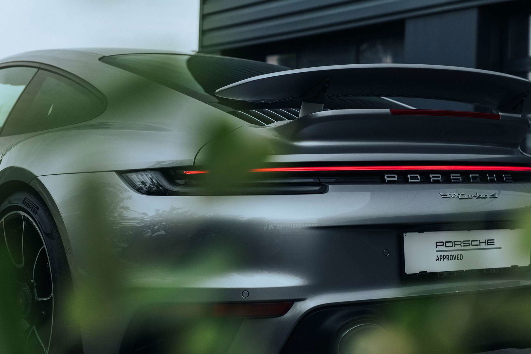 ポルシェ 911 (992)TurboSChristmasEdition2021 Porsche 911 Turbo S Type 992 2023 with Christmas Tree