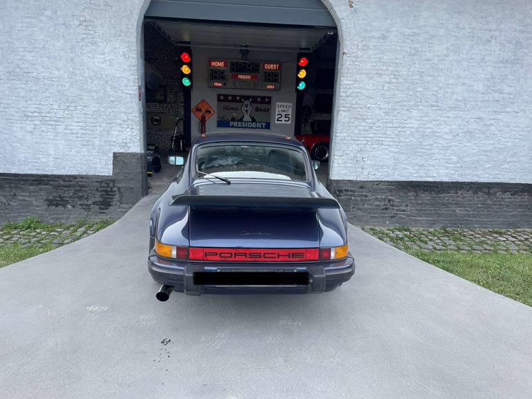 Porsche 911 Carrera 3.2