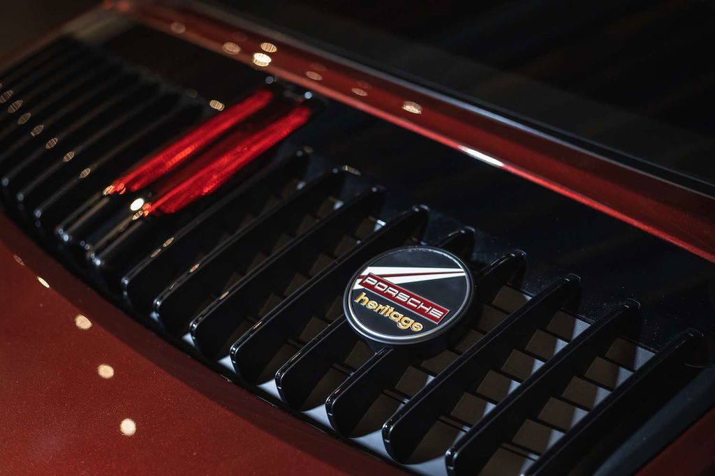 Porsche 992 Heritage Design Edition