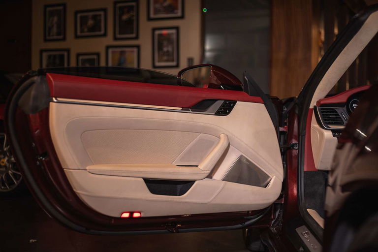 Porsche 992 Heritage Design Edition