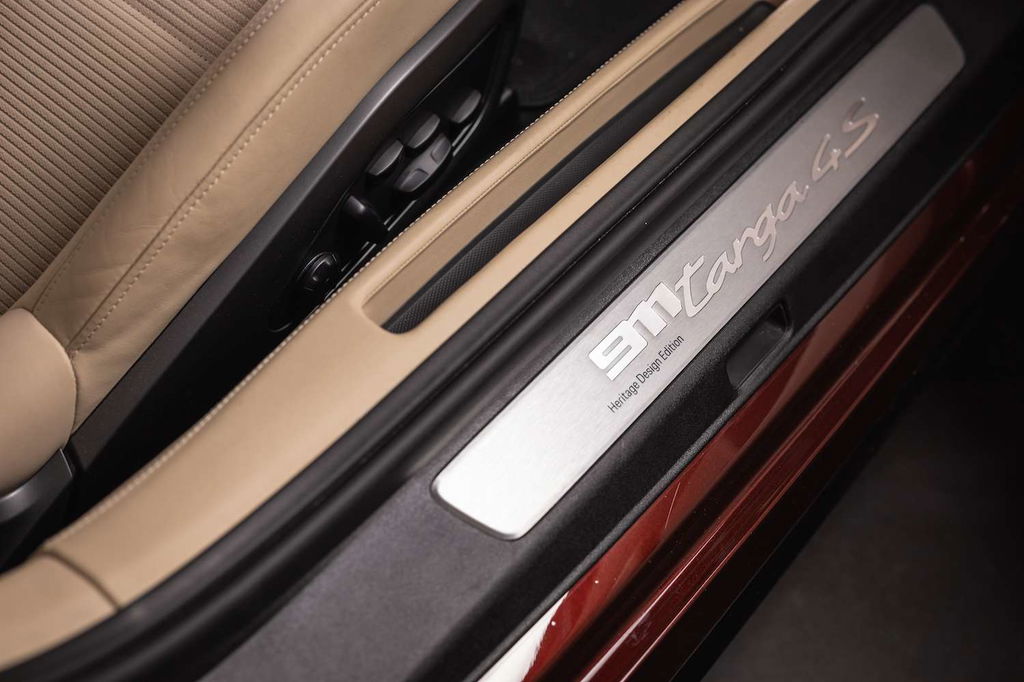 Porsche 992 Heritage Design Edition