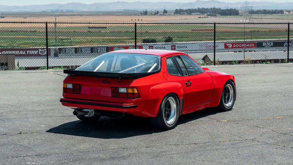 Porsche 924 Carrera GTS